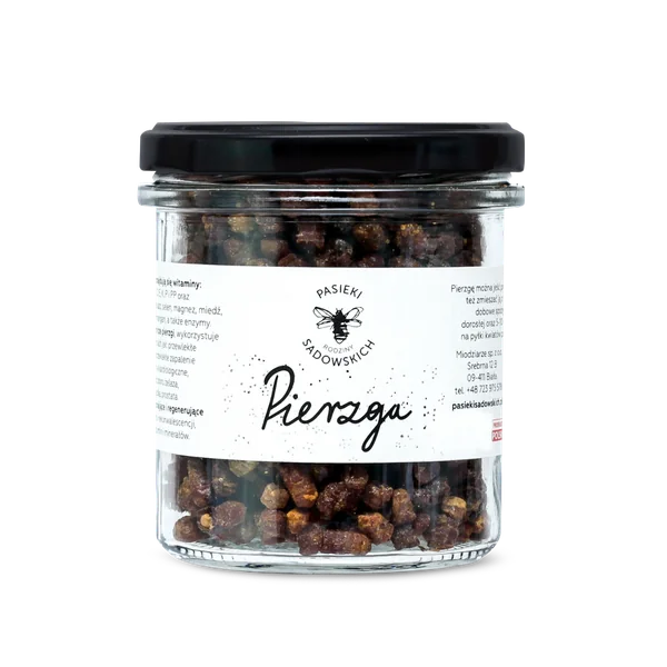 Perga von Pasieki Rodziny Sadowskich in einer Packung mit dunklen, unregelmäßigen Klumpen.