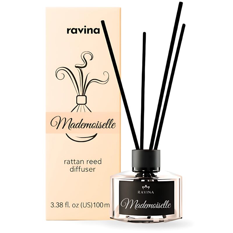 Eleganter Stäbchendiffusor Mademoiselle mit Rattanstäbchen und femininem, von Coco Mademoiselle inspiriertem Duft