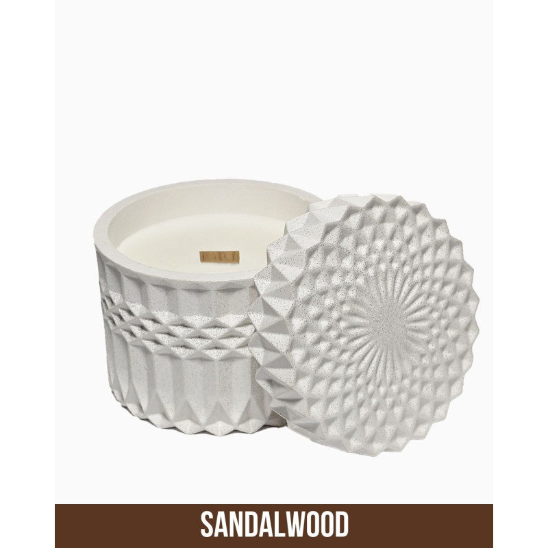 Sojawachs Duftkerze Silberne Oase 220 ml mit Holzdocht und Sandelholz-Duft im weißen Gipsgefäß