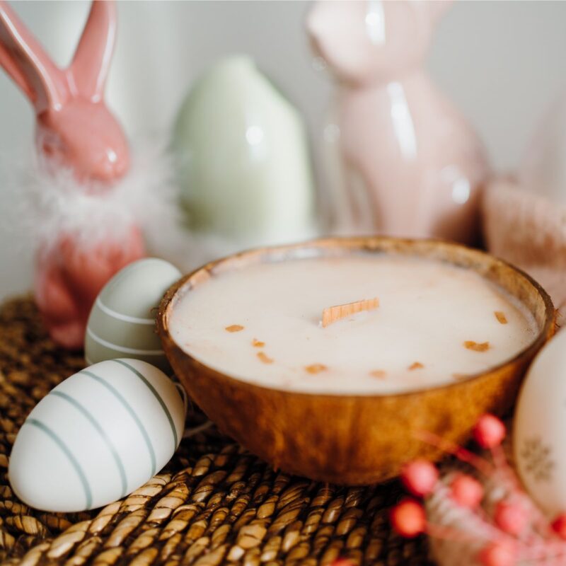 Sojakerze Pudriger Lächeln in Kokosnuss – handgemachte vegane Duftkerze mit blumig-pudrigem Aroma